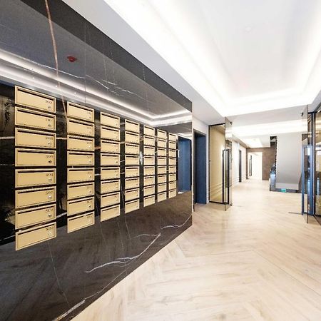 Brand New Luxury Apartment In The Heart Of Brasov Exterior photo