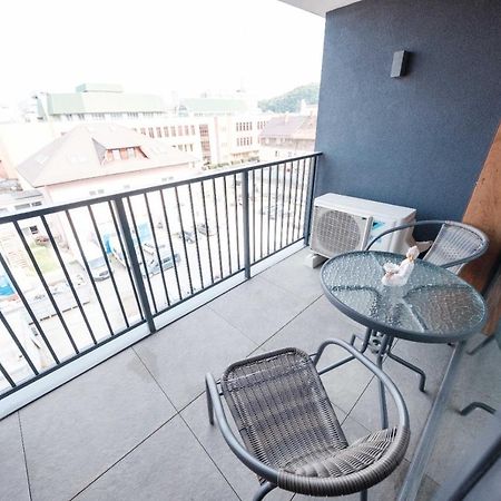 Brand New Luxury Apartment In The Heart Of Brasov Exterior photo