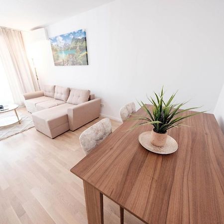 Brand New Luxury Apartment In The Heart Of Brasov Exterior photo