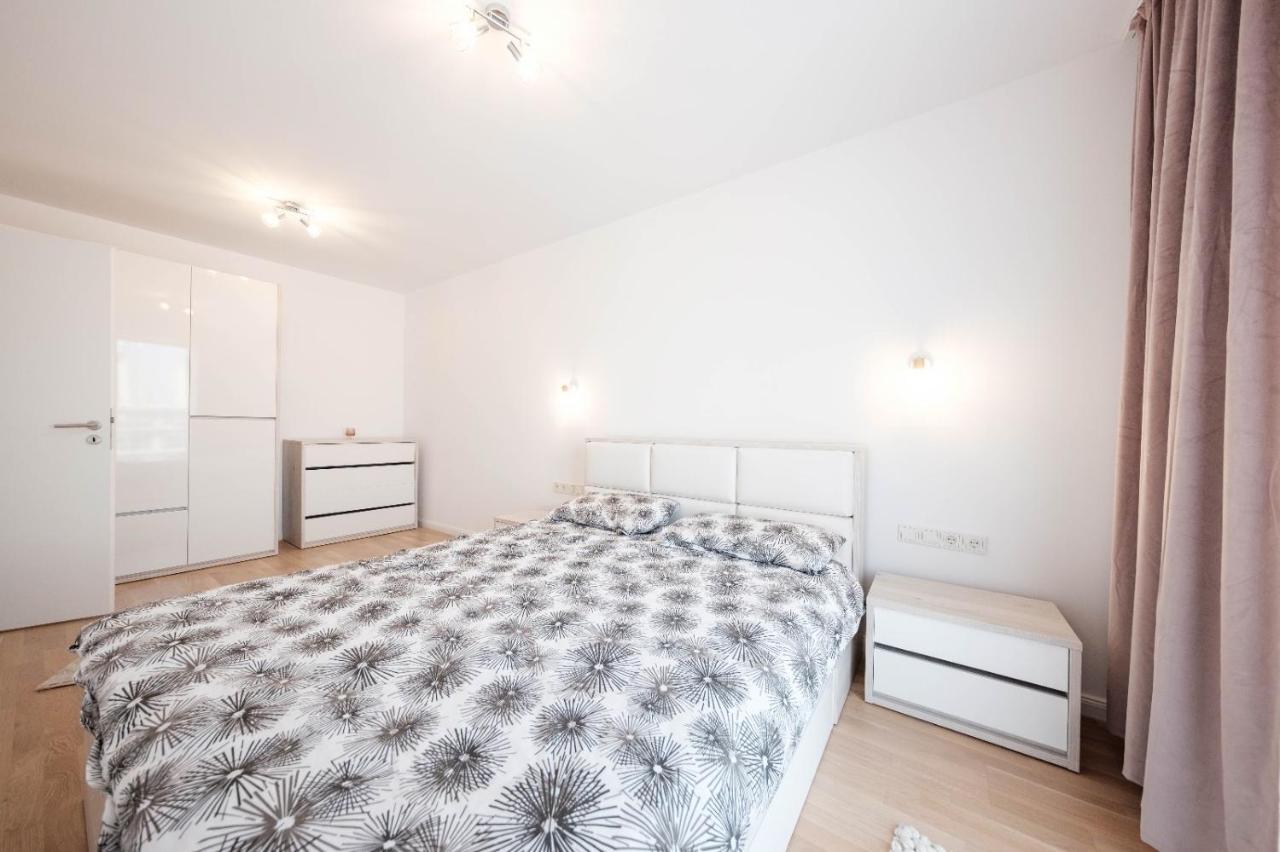 Brand New Luxury Apartment In The Heart Of Brasov Exterior photo