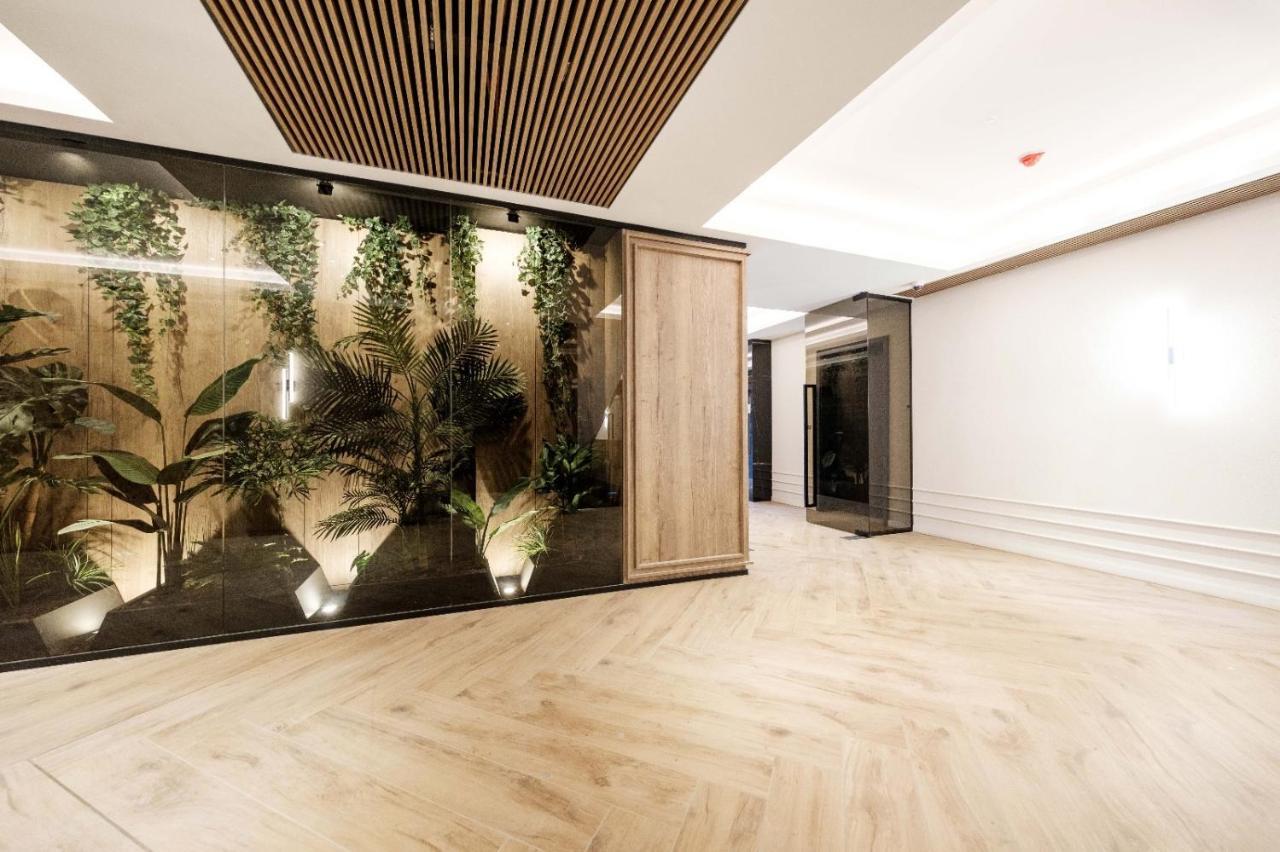 Brand New Luxury Apartment In The Heart Of Brasov Exterior photo