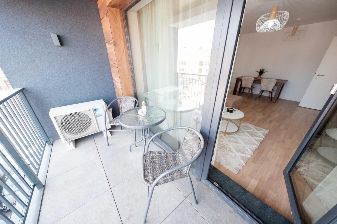 Brand New Luxury Apartment In The Heart Of Brasov Exterior photo