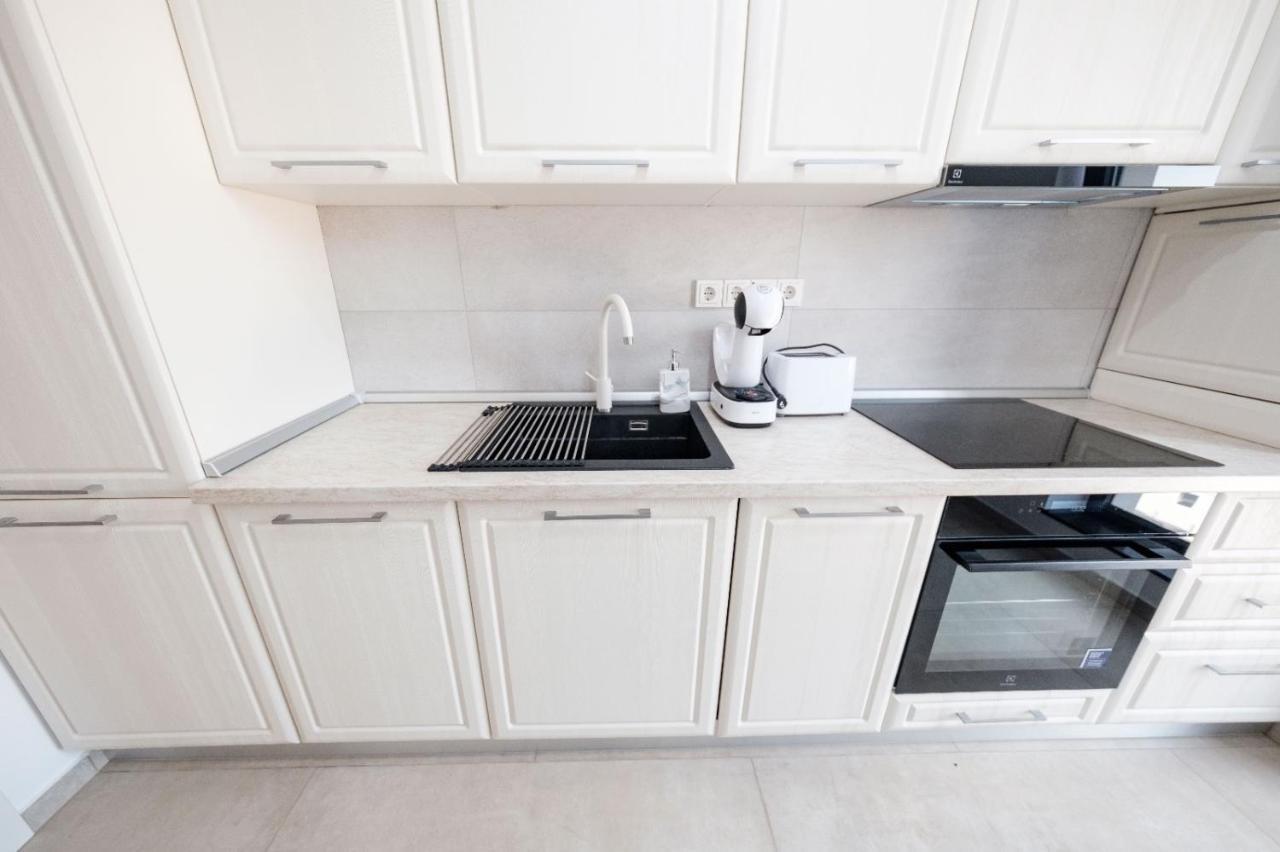 Brand New Luxury Apartment In The Heart Of Brasov Exterior photo